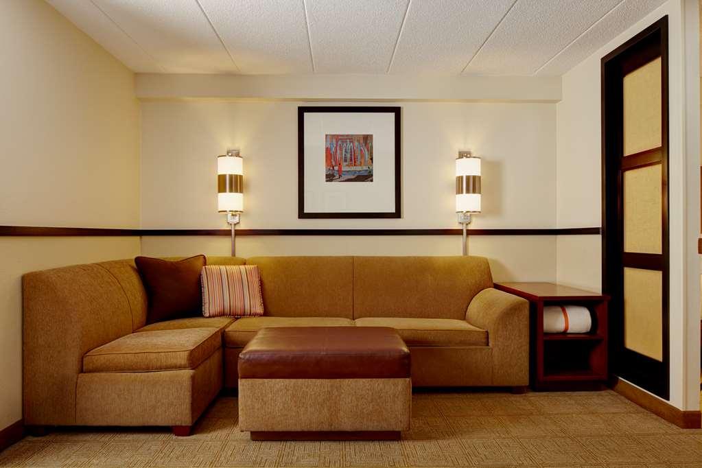 Tulsa South Medical Hotel & Suites Exterior photo